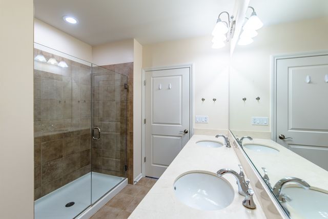 850 Village Center Drive 306, Burr Ridge, IL 60527