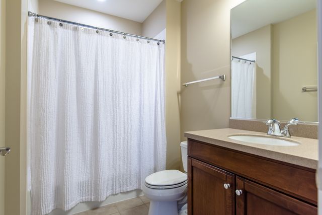 850 Village Center Drive 306, Burr Ridge, IL 60527