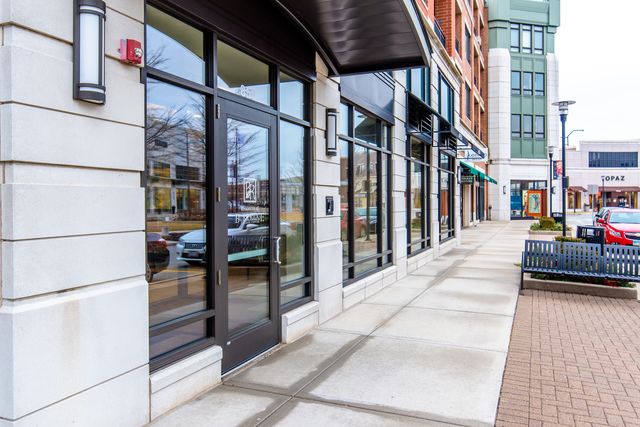 850 Village Center Drive 306, Burr Ridge, IL 60527