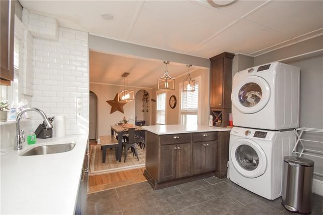 16 Vaughan Avenue 2, Newport, RI 02840