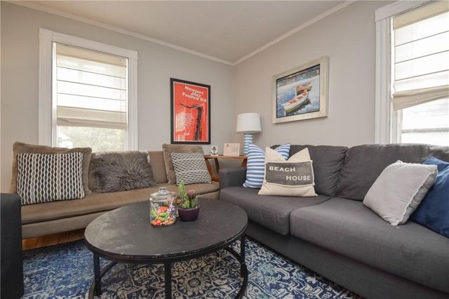 16 Vaughan Avenue 2, Newport, RI 02840