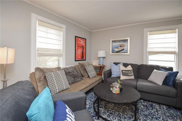 16 Vaughan Avenue 2, Newport, RI 02840