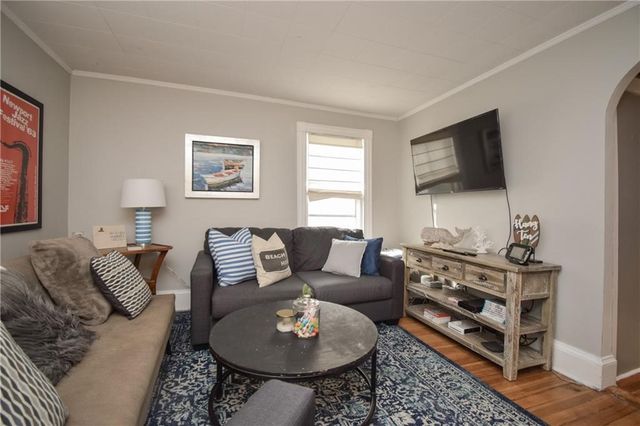 16 Vaughan Avenue 2, Newport, RI 02840