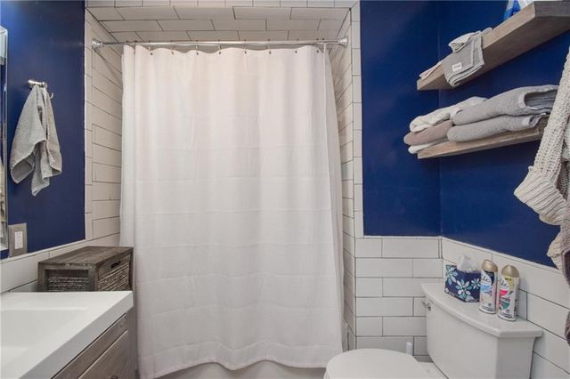 16 Vaughan Avenue 2, Newport, RI 02840