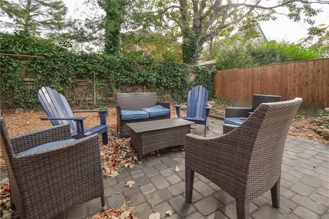 16 Vaughan Avenue 2, Newport, RI 02840