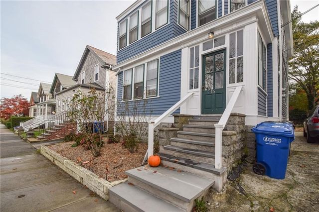 16 Vaughan Avenue 2, Newport, RI 02840