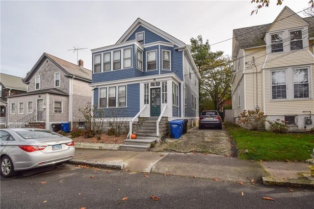 16 Vaughan Avenue 2, Newport, RI 02840