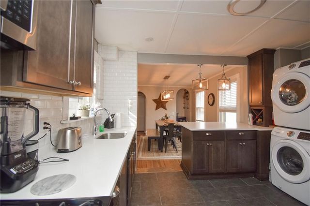 16 Vaughan Avenue 2, Newport, RI 02840