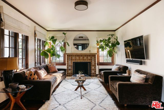 1935 N Catalina Street, Los Angeles, CA 90027