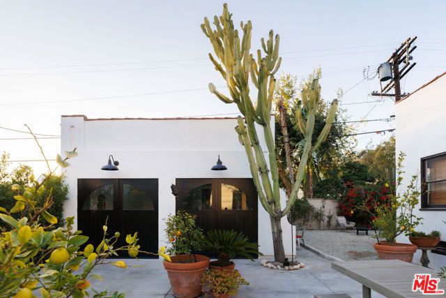 1935 N Catalina Street, Los Angeles, CA 90027
