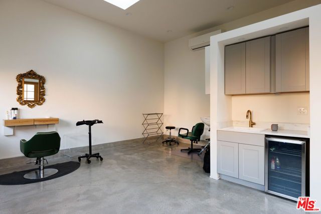 1935 N Catalina Street, Los Angeles, CA 90027