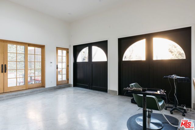 1935 N Catalina Street, Los Angeles, CA 90027