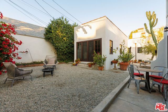 1935 N Catalina Street, Los Angeles, CA 90027