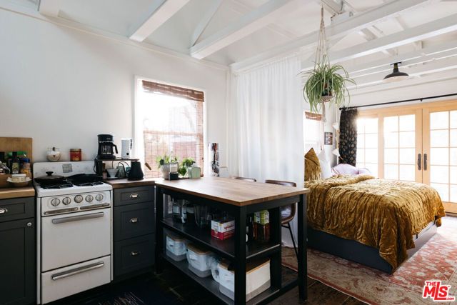 1935 N Catalina Street, Los Angeles, CA 90027