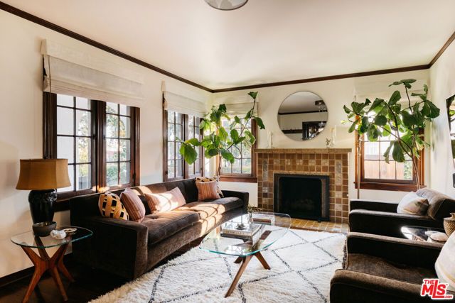 1935 N Catalina Street, Los Angeles, CA 90027