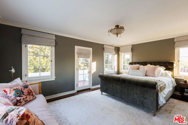 1935 N Catalina Street, Los Angeles, CA 90027