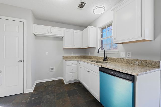 1113 W RED FERN CIR, Unincorporated, TN 38018