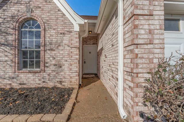 1113 W RED FERN CIR, Unincorporated, TN 38018