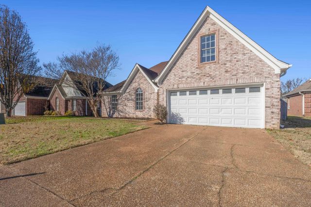 1113 W RED FERN CIR, Unincorporated, TN 38018