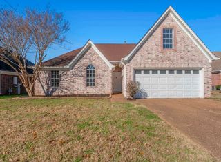 1113 W RED FERN CIR, Unincorporated, TN 38018