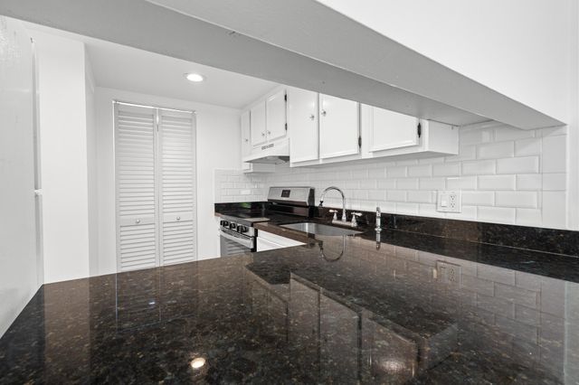 769 SE 1st Way, Deerfield Beach, FL 33441
