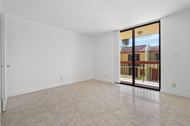 769 SE 1st Way, Deerfield Beach, FL 33441