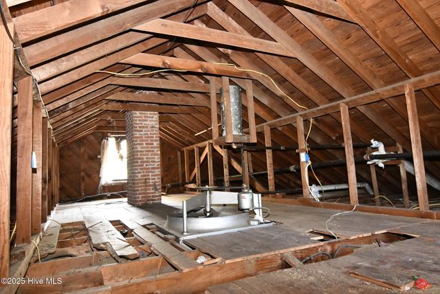 205 S King Street, Windsor, NC 27983