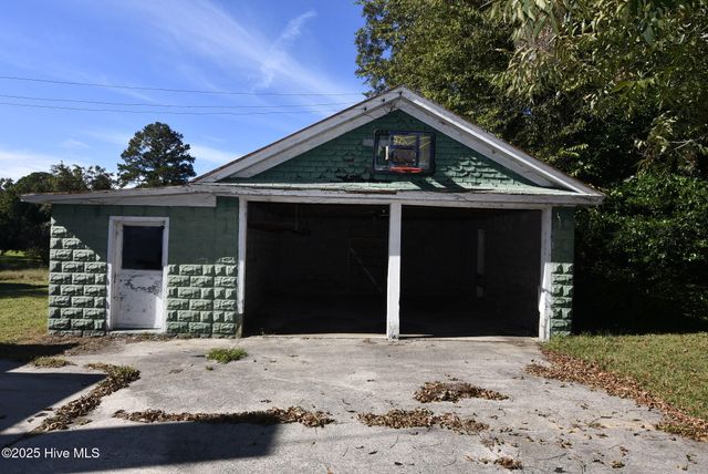 205 S King Street, Windsor, NC 27983