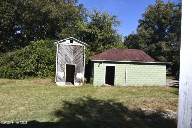 205 S King Street, Windsor, NC 27983