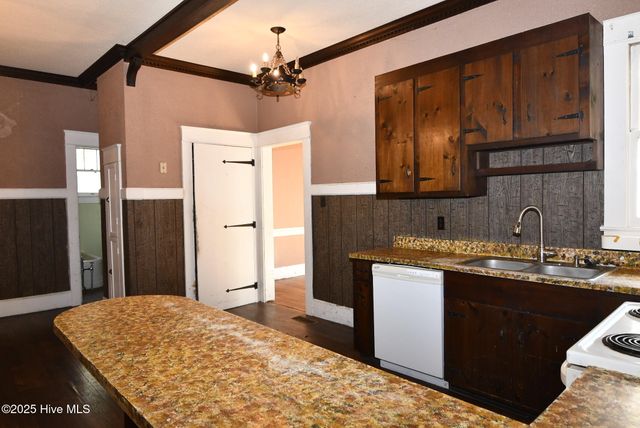 205 S King Street, Windsor, NC 27983