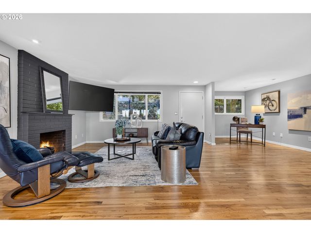 15781 LODER Rd, Oregon City, OR 97045