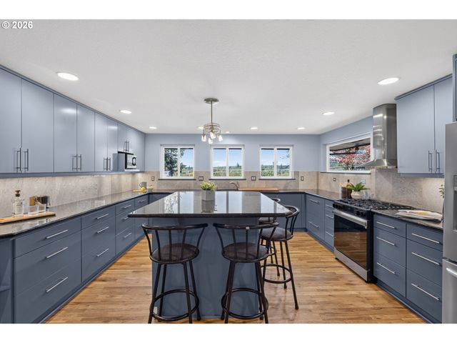 15781 LODER Rd, Oregon City, OR 97045