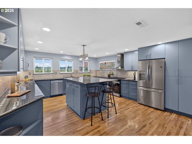 15781 LODER Rd, Oregon City, OR 97045