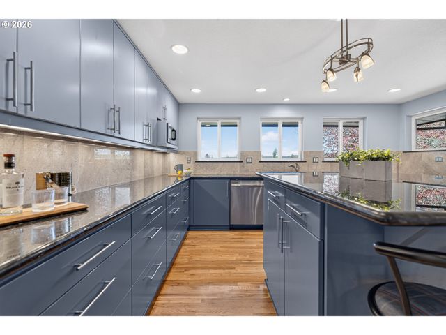 15781 LODER Rd, Oregon City, OR 97045