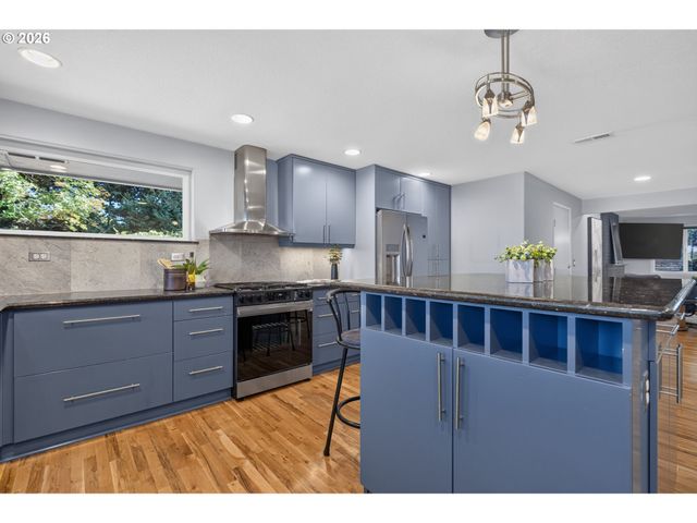 15781 LODER Rd, Oregon City, OR 97045