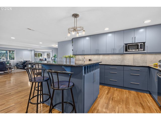 15781 LODER Rd, Oregon City, OR 97045