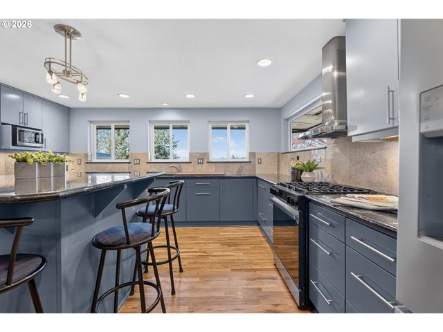 15781 LODER Rd, Oregon City, OR 97045