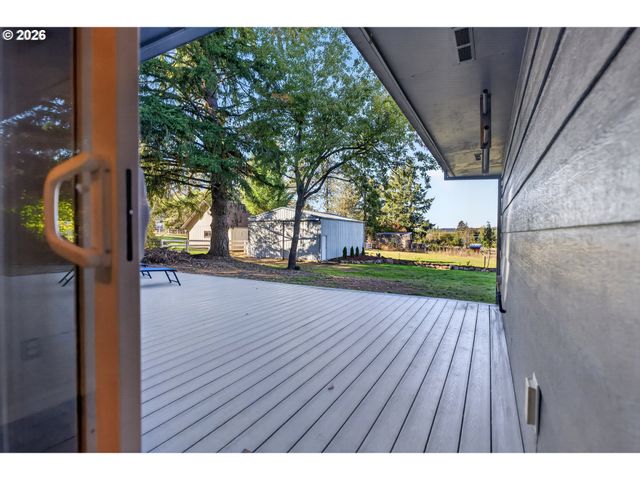 15781 LODER Rd, Oregon City, OR 97045