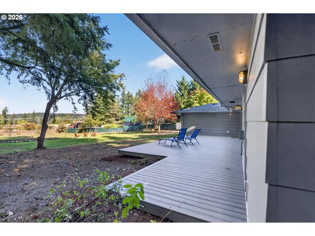 15781 LODER Rd, Oregon City, OR 97045