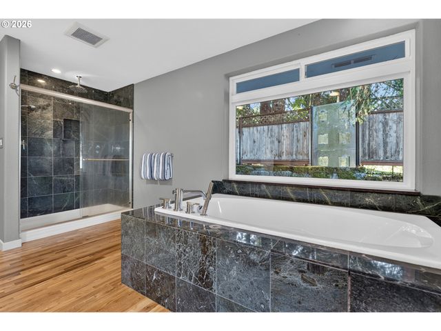 15781 LODER Rd, Oregon City, OR 97045