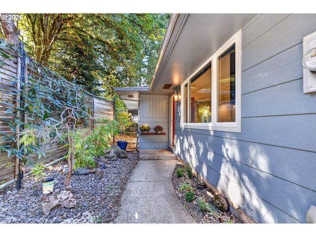 15781 LODER Rd, Oregon City, OR 97045