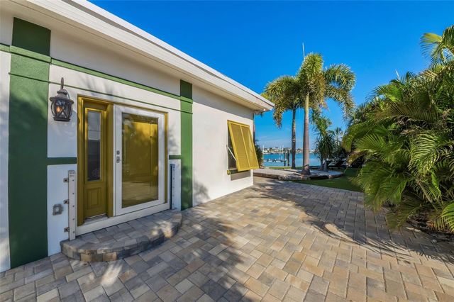 16101 REDINGTON DRIVE, Redington Beach, FL 33708