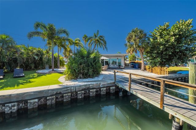 16101 REDINGTON DRIVE, Redington Beach, FL 33708