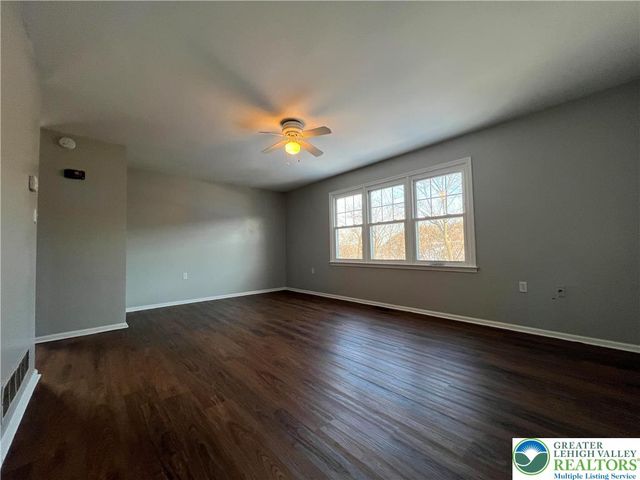 236 Vista Drive, Easton, PA 18042