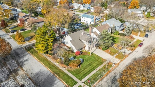 900 Sarasota Lane, Crystal Lake, IL 60014