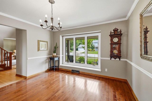 2927 Willard LANE, Waukesha, WI 53188