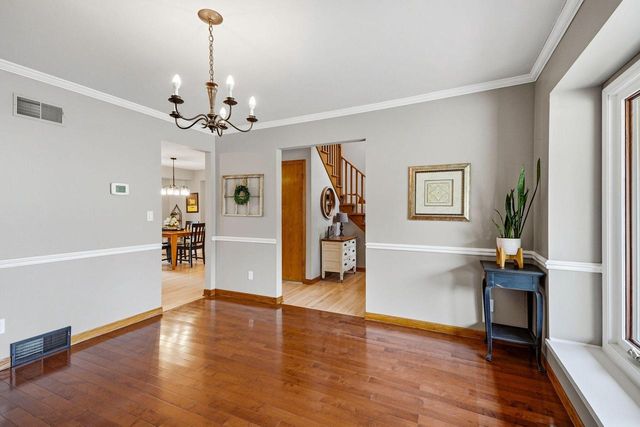 2927 Willard LANE, Waukesha, WI 53188