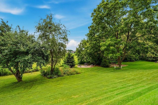 2927 Willard LANE, Waukesha, WI 53188
