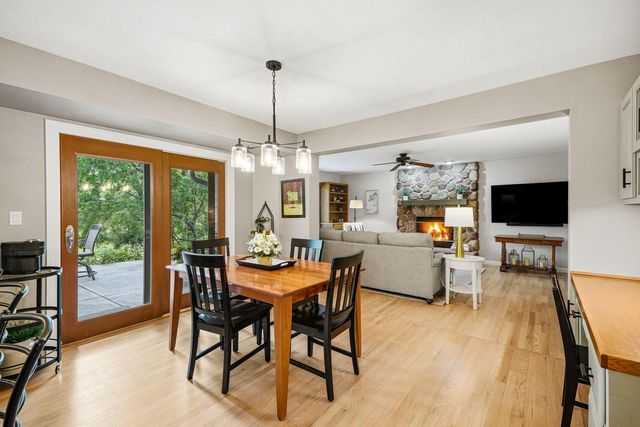 2927 Willard LANE, Waukesha, WI 53188