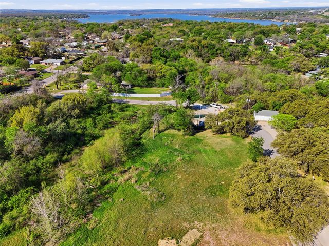 7019 Edgemere Place, Lake Worth, TX 76135